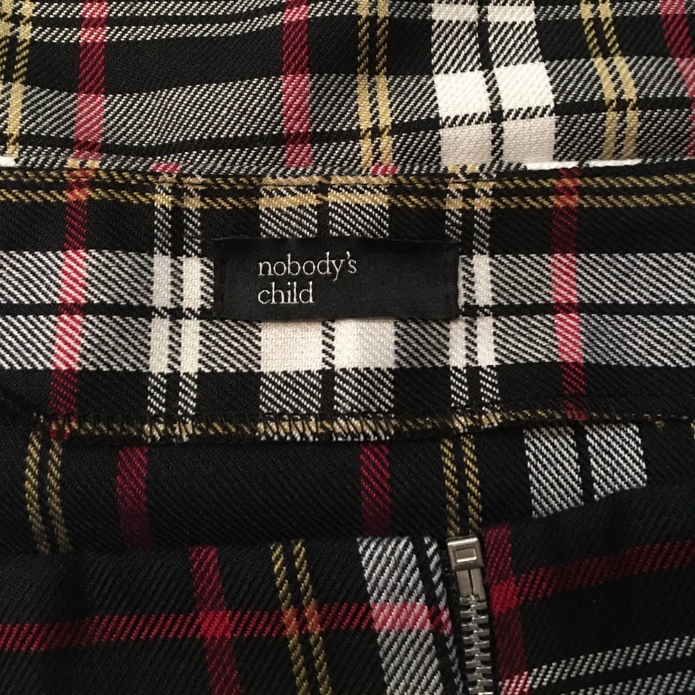 *Nobody’s Child* Size 8. Full front zipper detail in tartan. Calf length skirt. - Picture 6 of 9